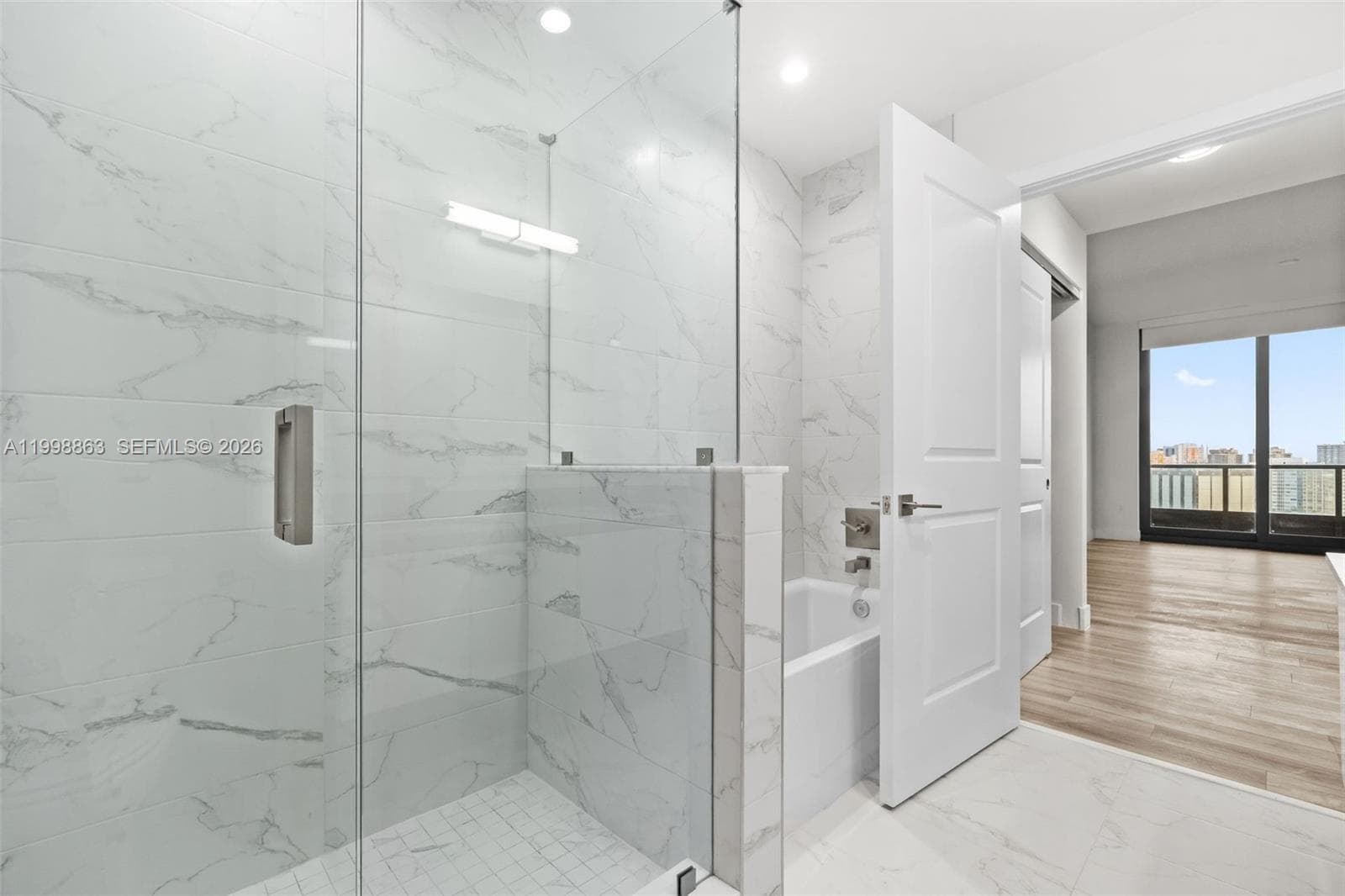 101 Diplomat Pkwy 1206 photo 17