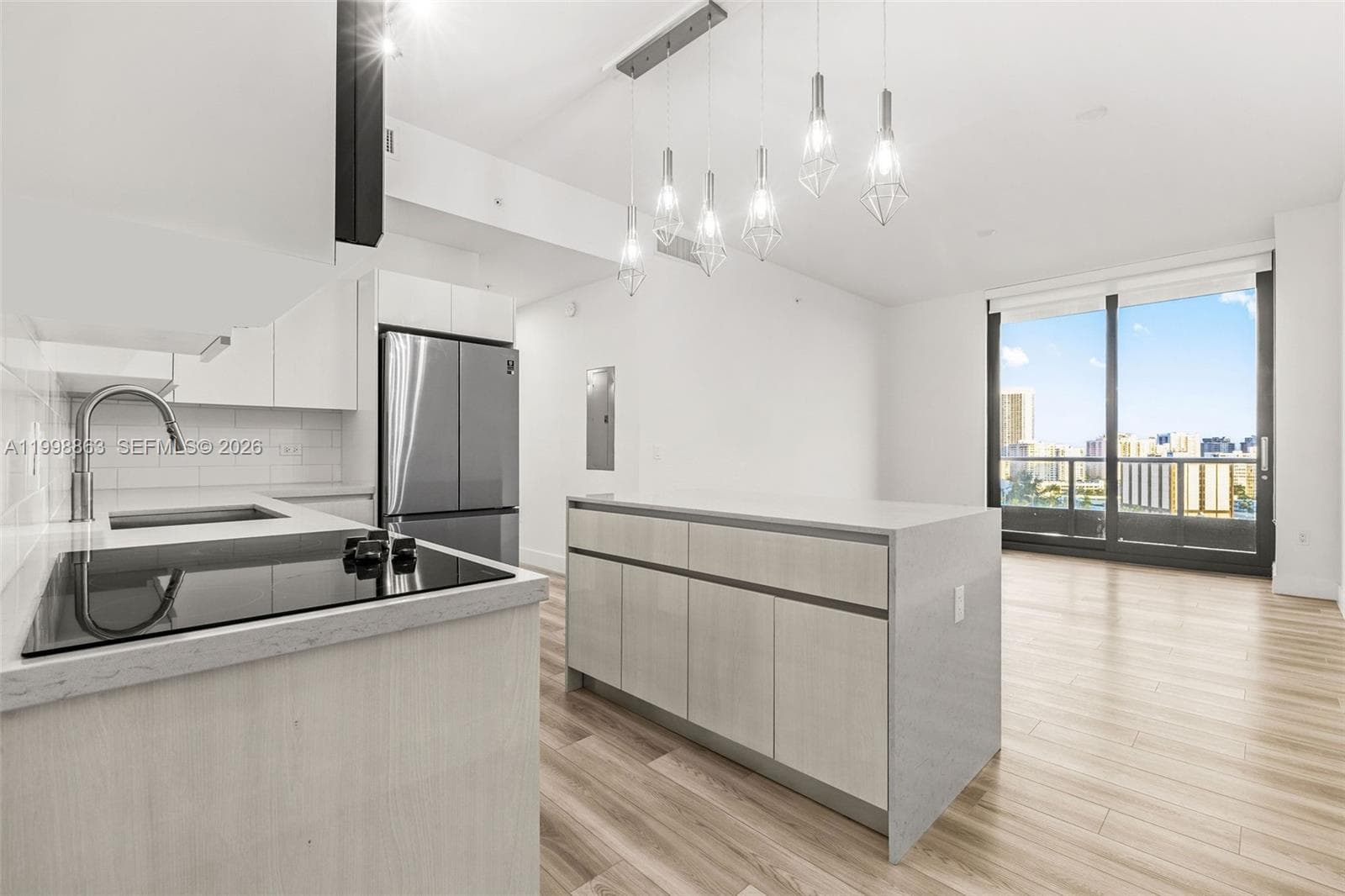 101 Diplomat Pkwy 1206 photo 3