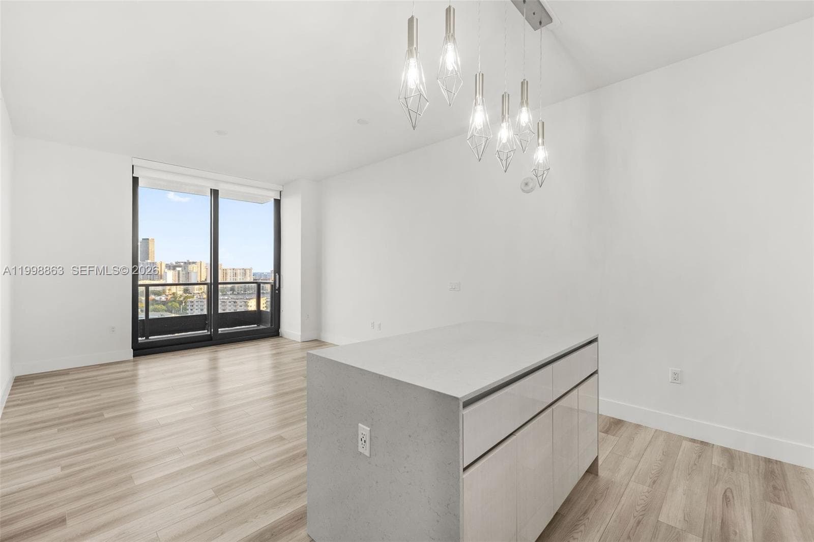 101 Diplomat Pkwy 1206 photo 5