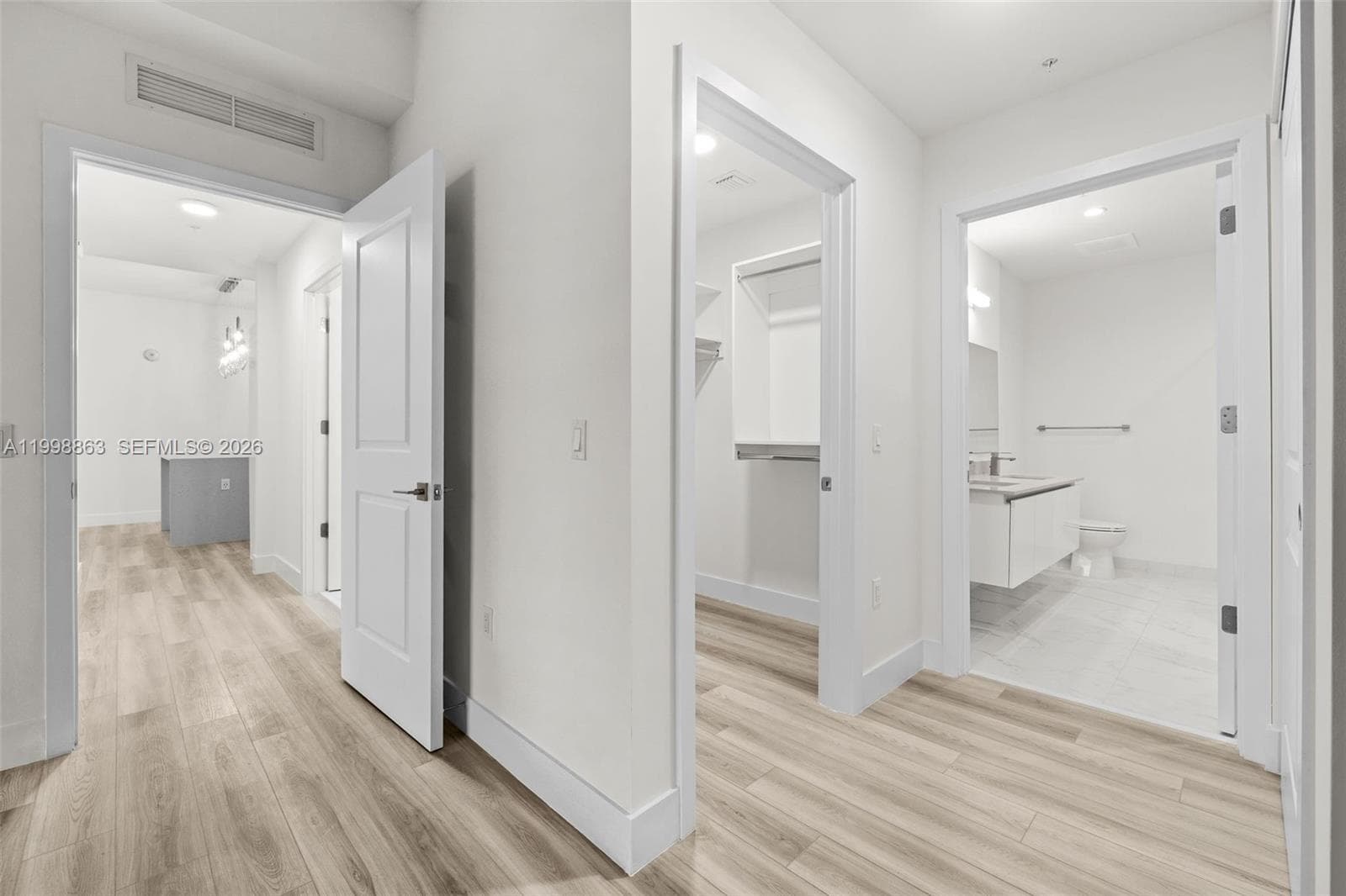 101 Diplomat Pkwy 1206 photo 24