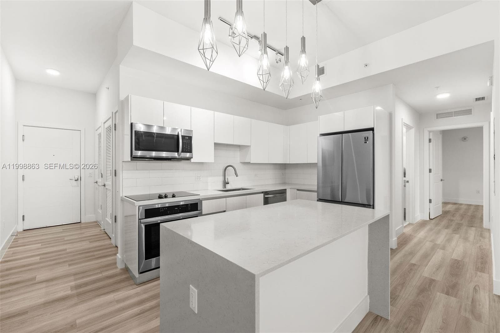 101 Diplomat Pkwy 1206 photo 10