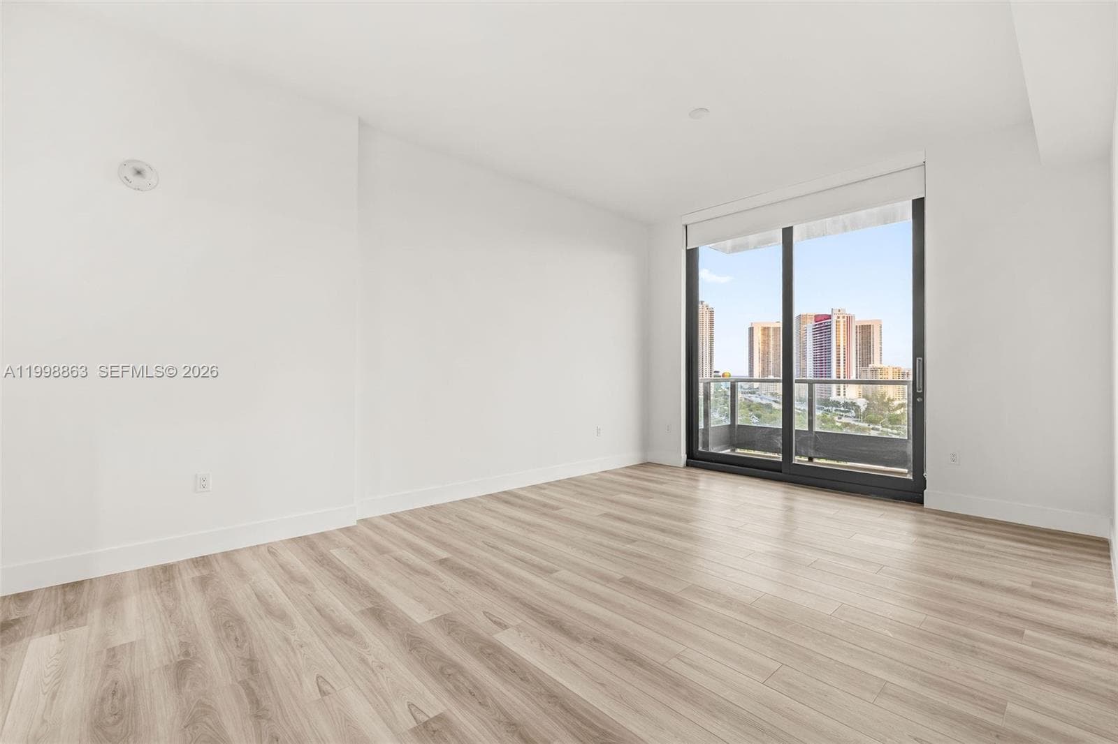 101 Diplomat Pkwy 1206 photo 15