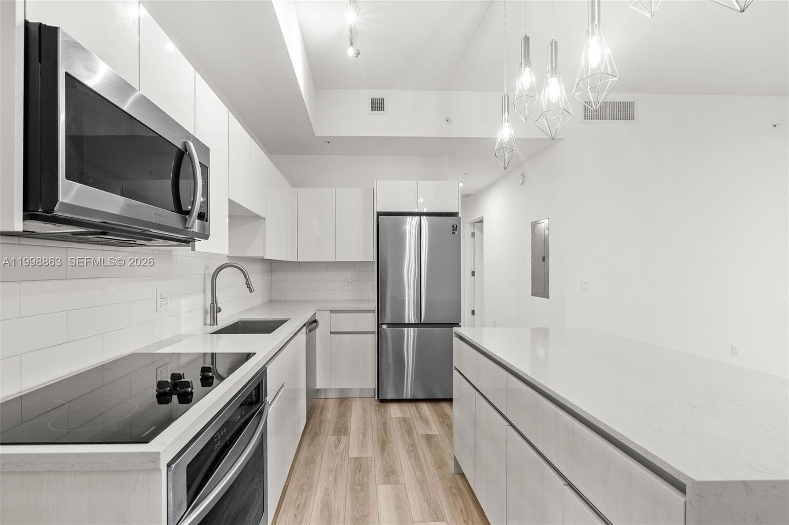 101 Diplomat Pkwy 1206 photo 11