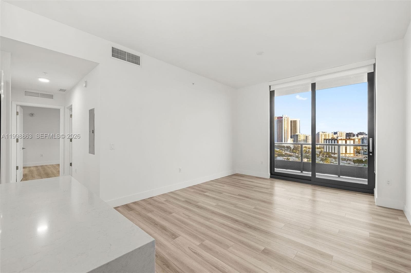 101 Diplomat Pkwy 1206 photo 4