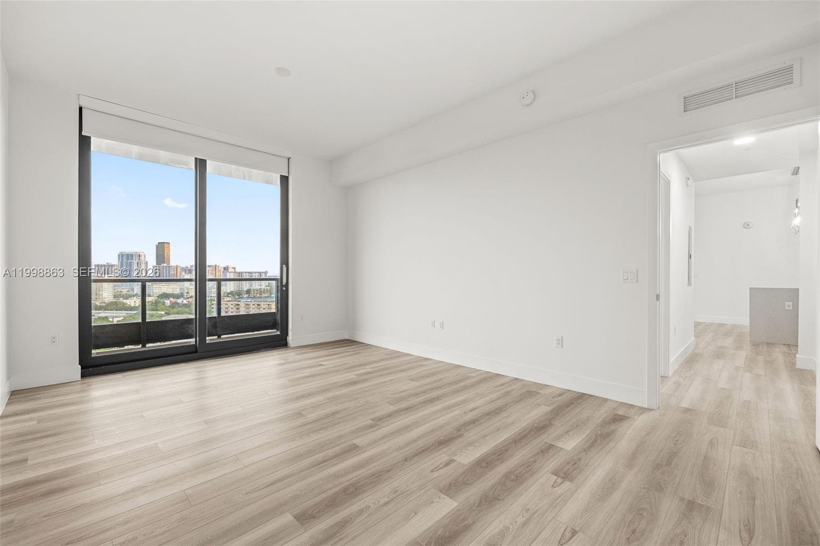 101 Diplomat Pkwy 1206 photo 21