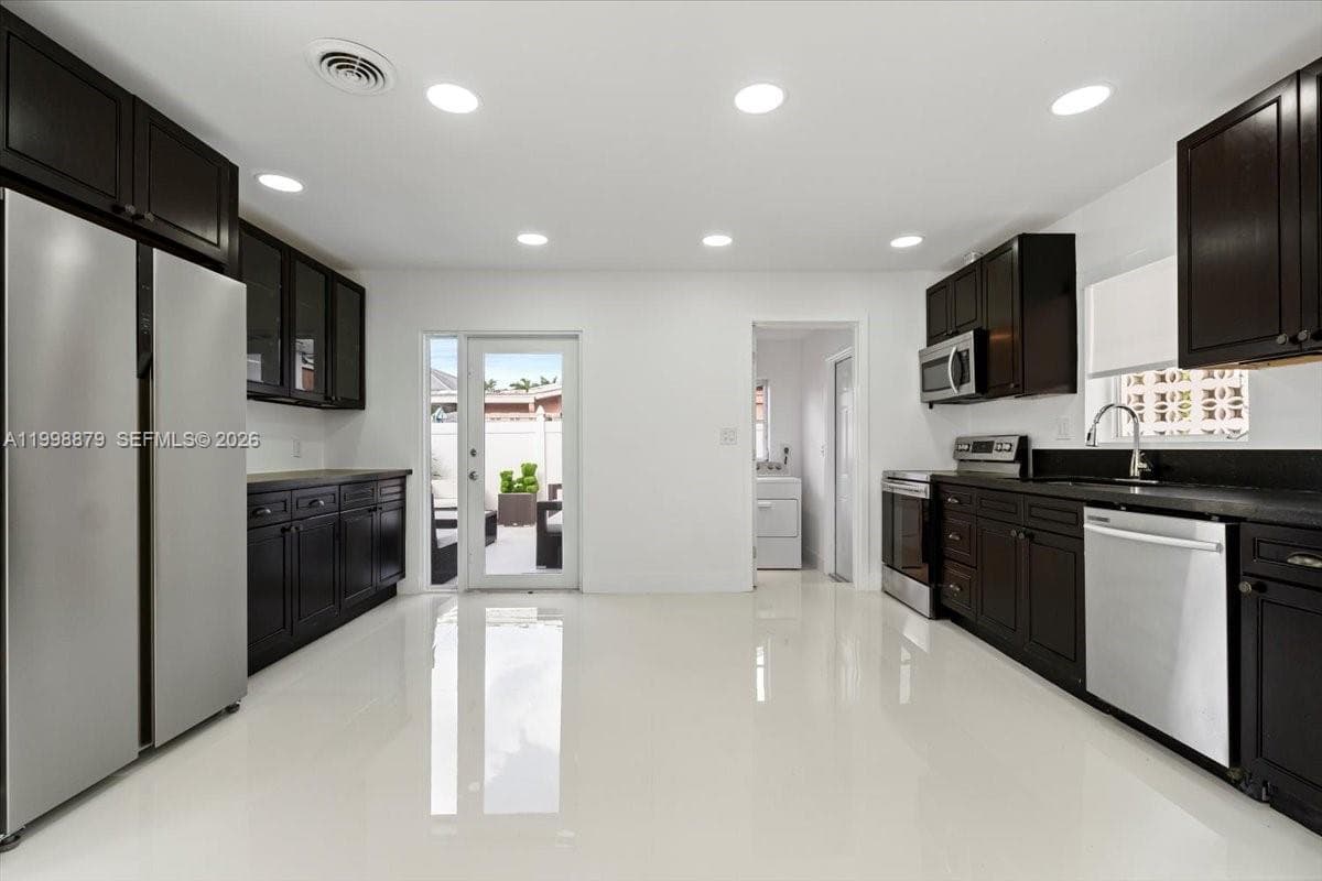 1910 36th St photo 17