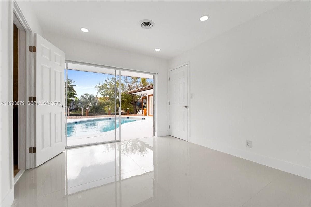 1910 36th St photo 22