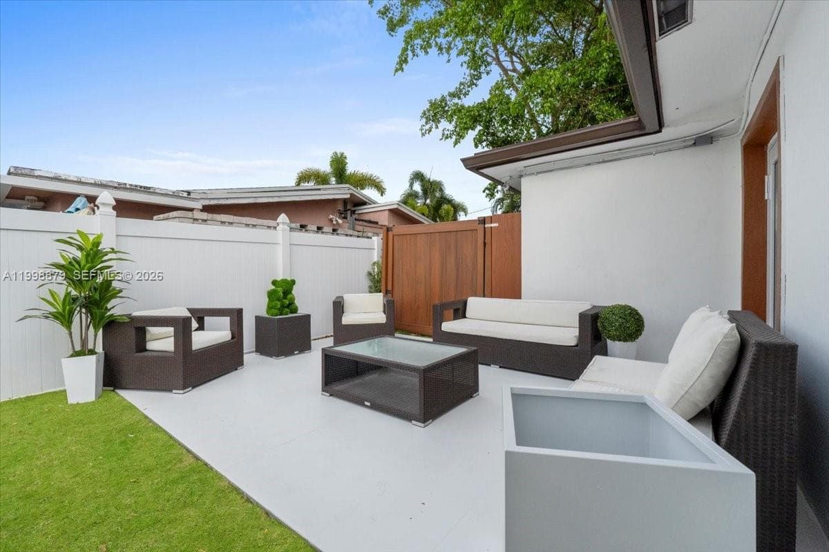 1910 36th St photo 7