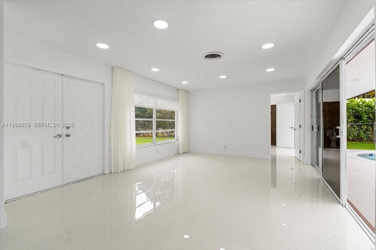 1910 36th St photo 9