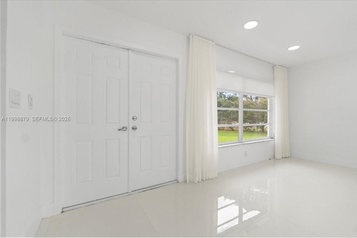 1910 36th St photo 10