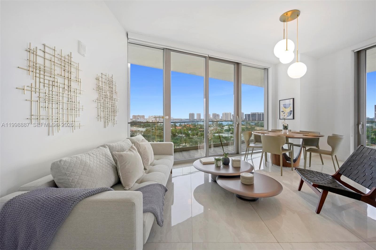 18975 Collins Ave 605 photo 7