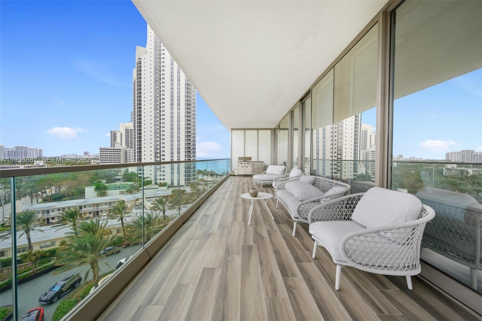 18975 Collins Ave 605 photo 5