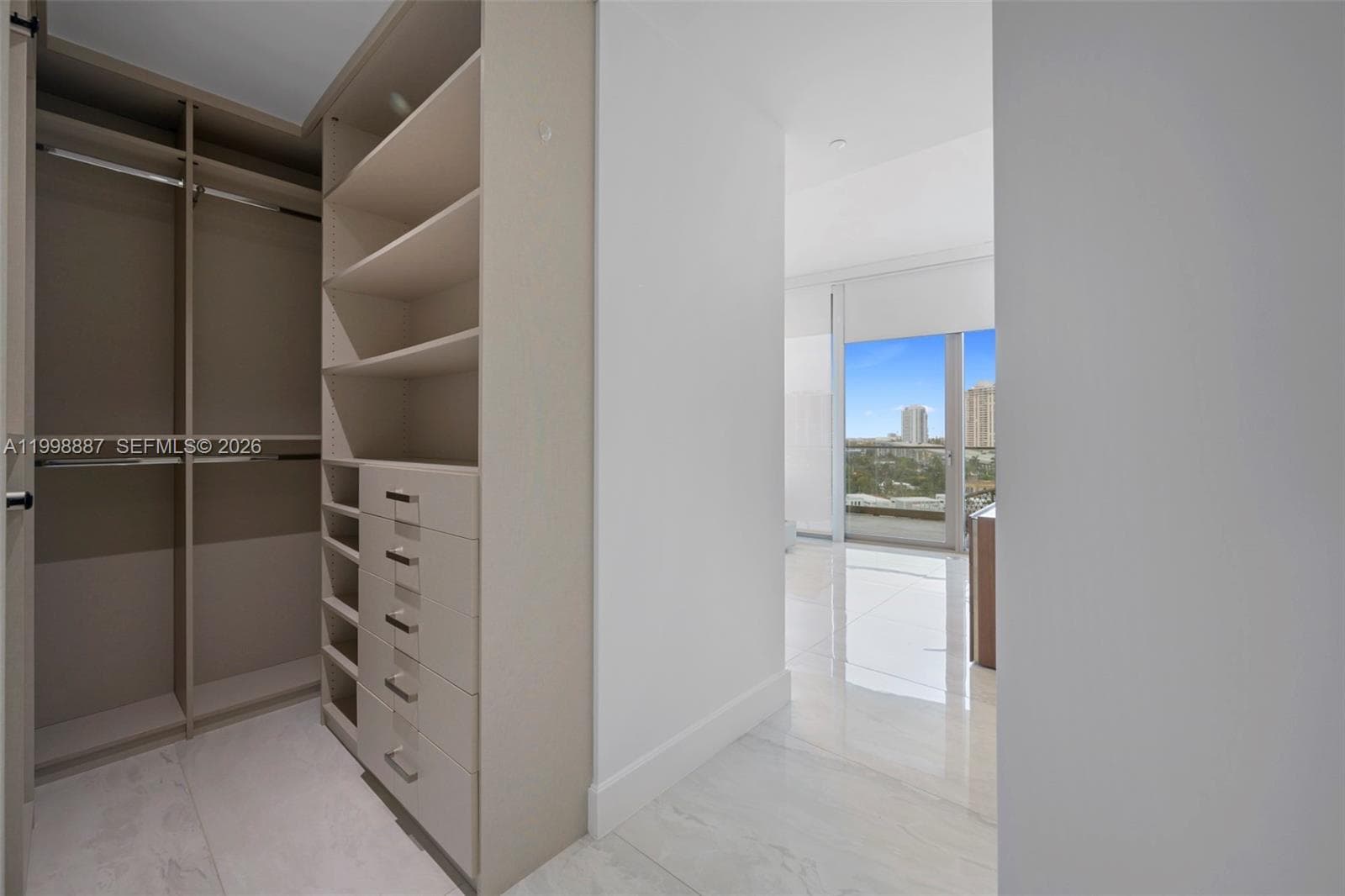 18975 Collins Ave 605 photo 20