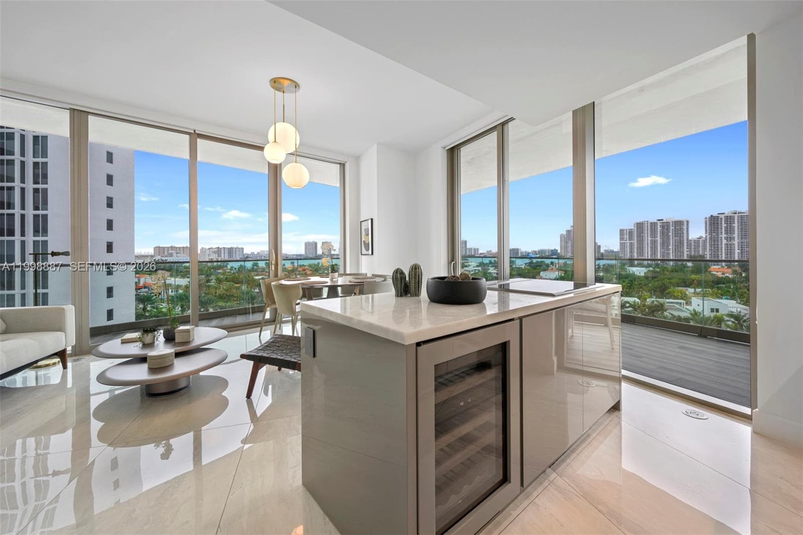 18975 Collins Ave 605 photo 14