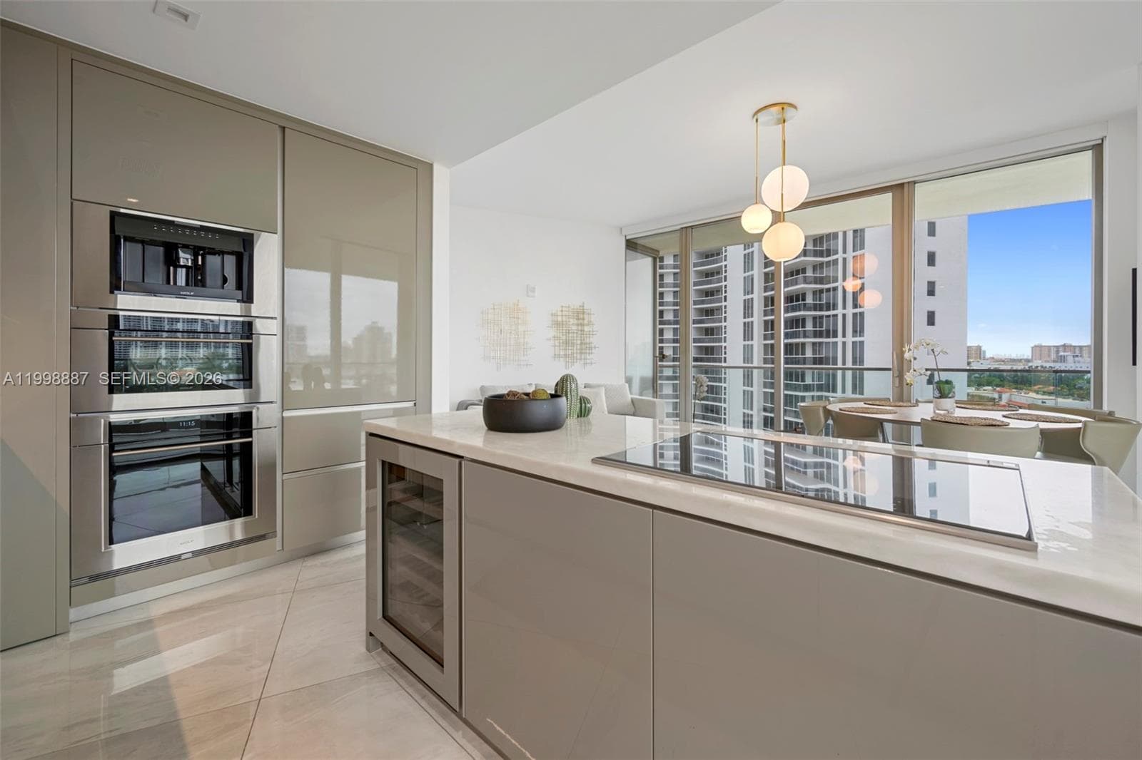 18975 Collins Ave 605 photo 15