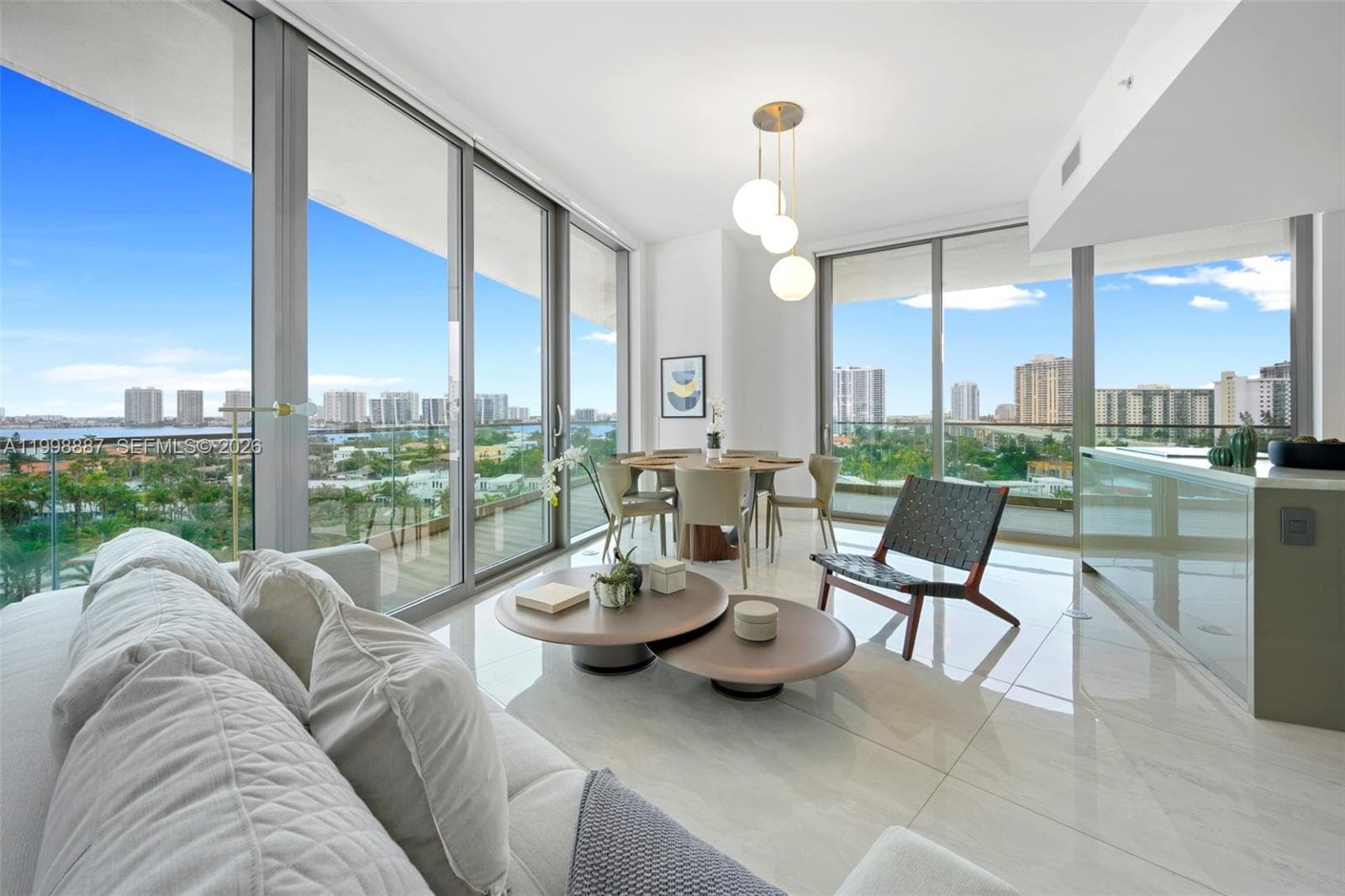 18975 Collins Ave 605 photo 8