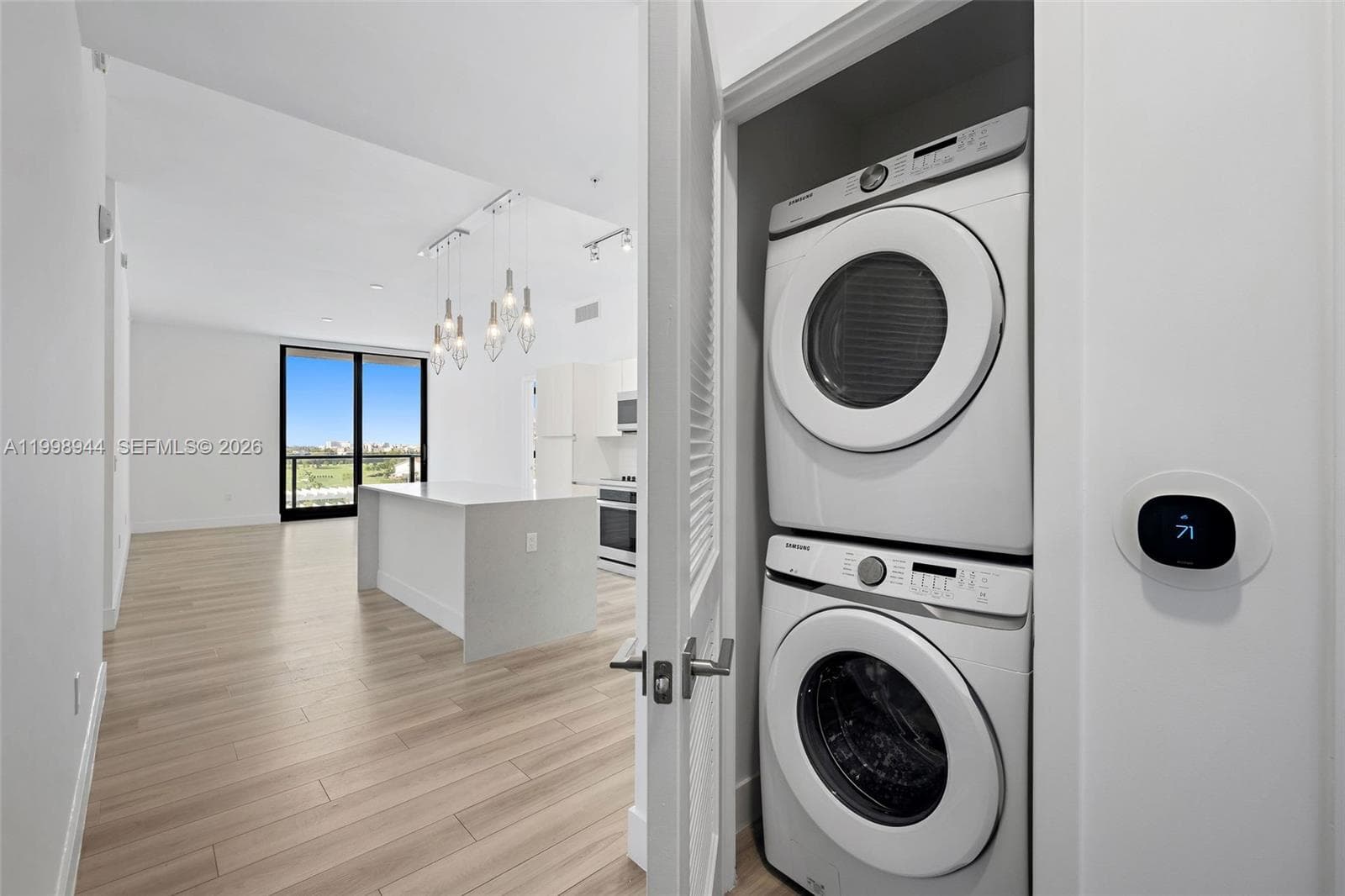 101 Diplomat Pkwy 1409 photo 11