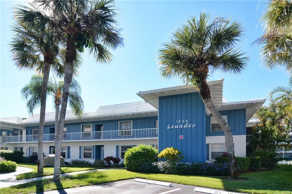 1856 SW Palm City Road 203 photo 1