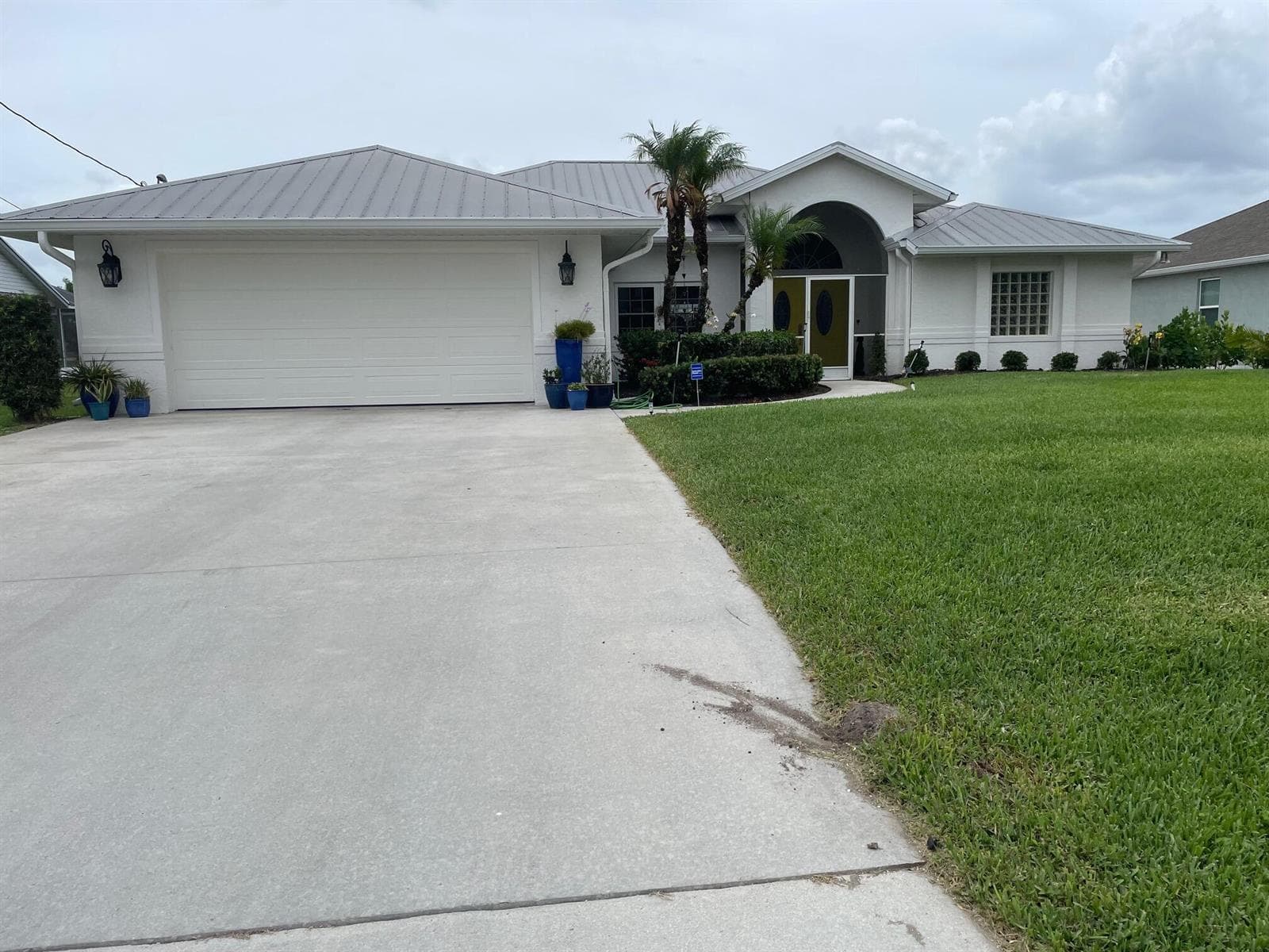 1618 SW Lexington Drive photo 2