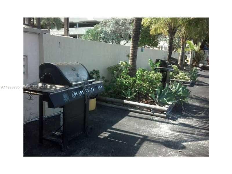 7545 Treasure Dr 9K photo 23