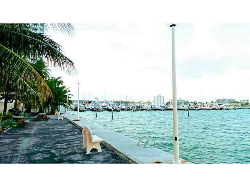 7545 Treasure Dr 9K photo 20