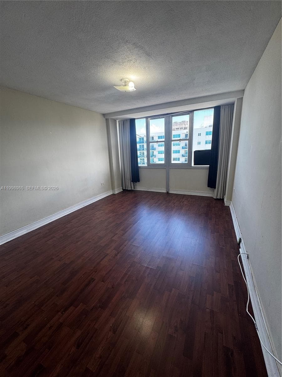 7545 Treasure Dr 9K photo 9