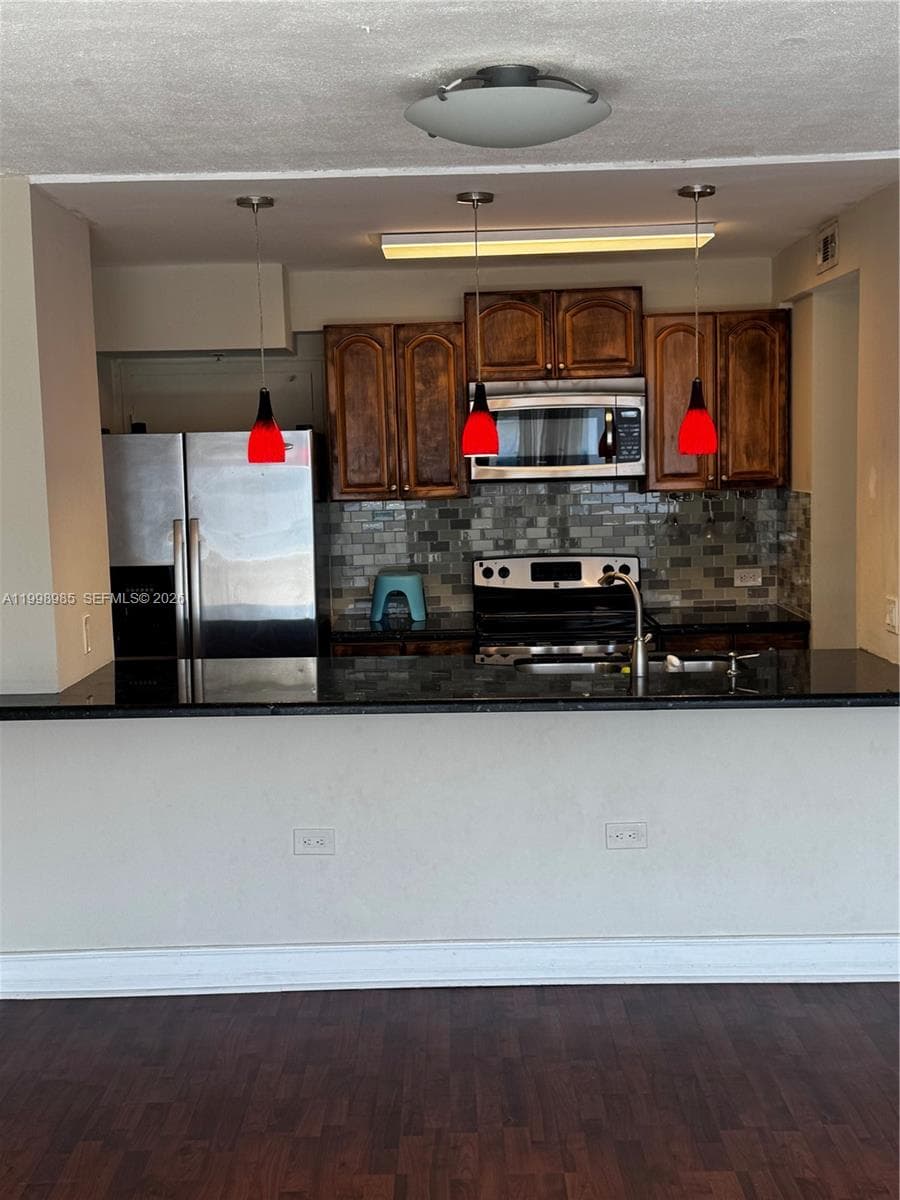 7545 Treasure Dr 9K photo 11