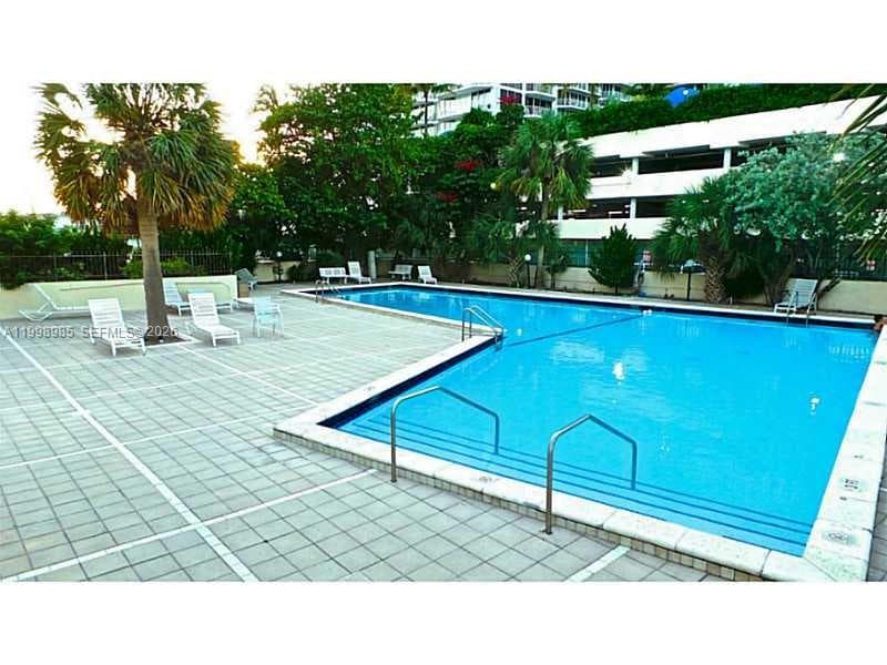 7545 Treasure Dr 9K photo 19