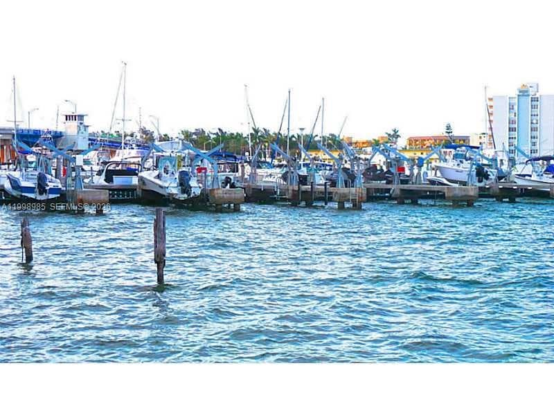 7545 Treasure Dr 9K photo 21