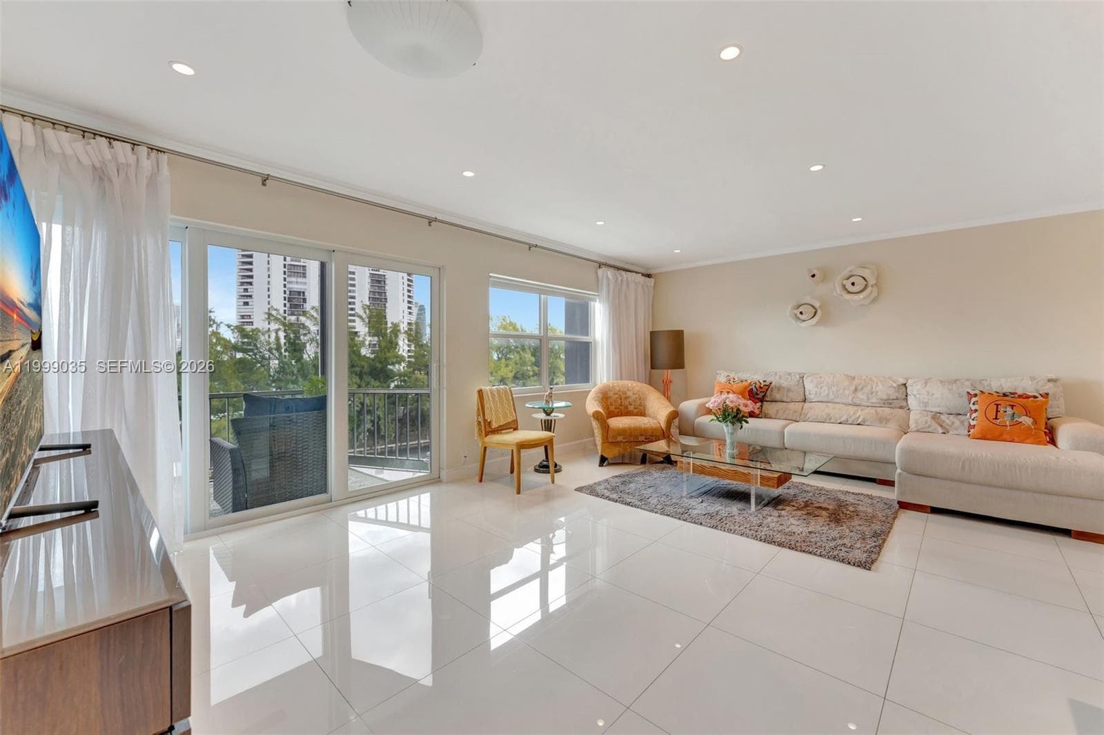 300 Diplomat Pkwy 606 photo 6