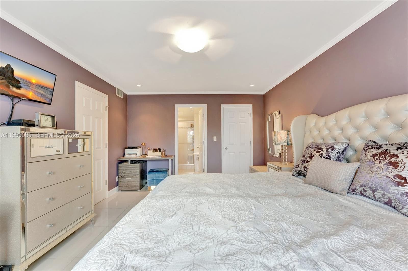 300 Diplomat Pkwy 606 photo 17