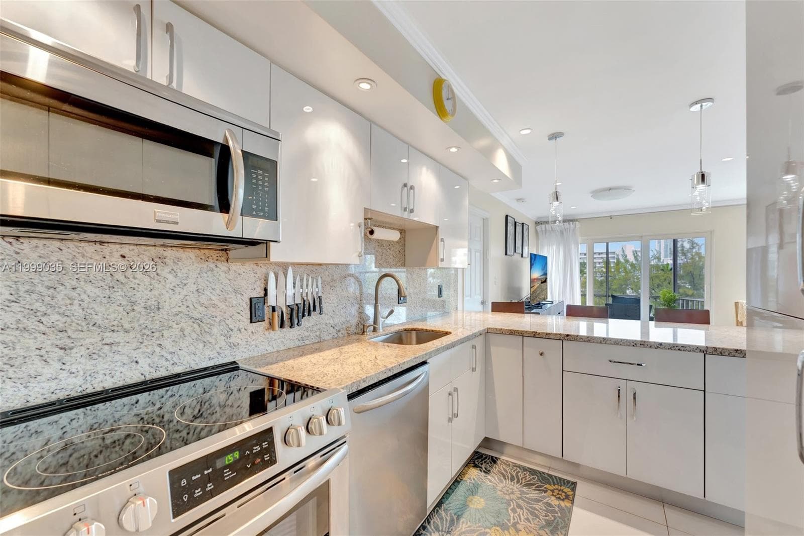 300 Diplomat Pkwy 606 photo 12