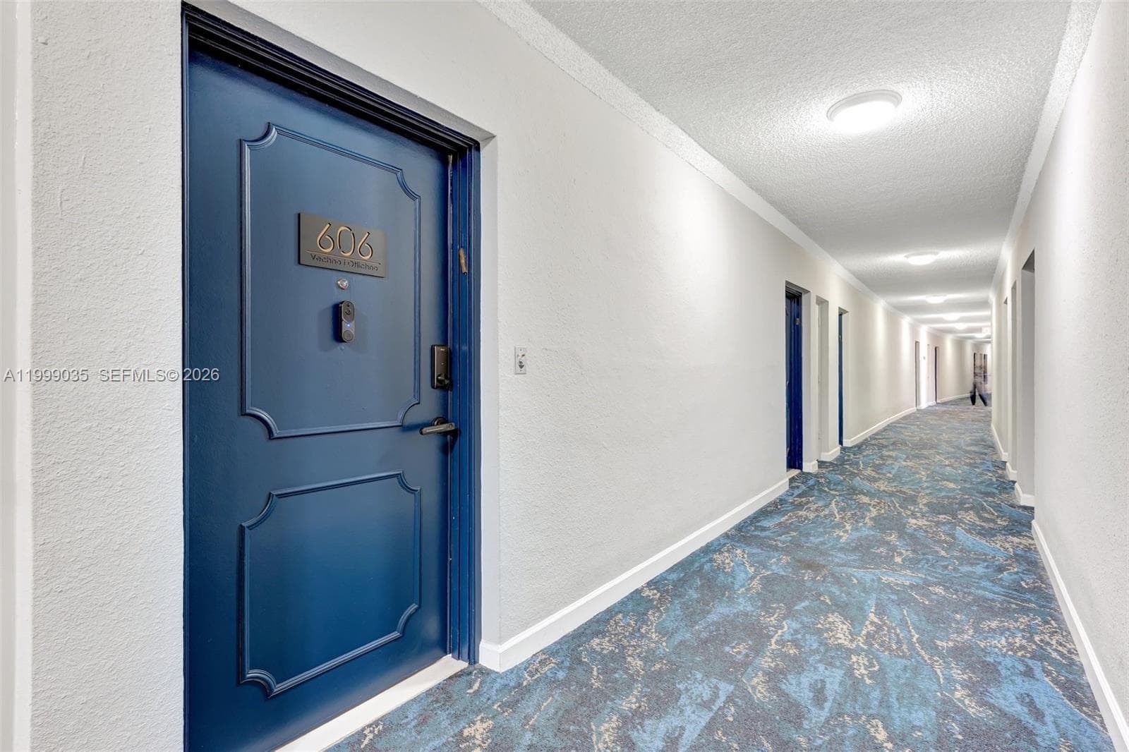 300 Diplomat Pkwy 606 photo 3