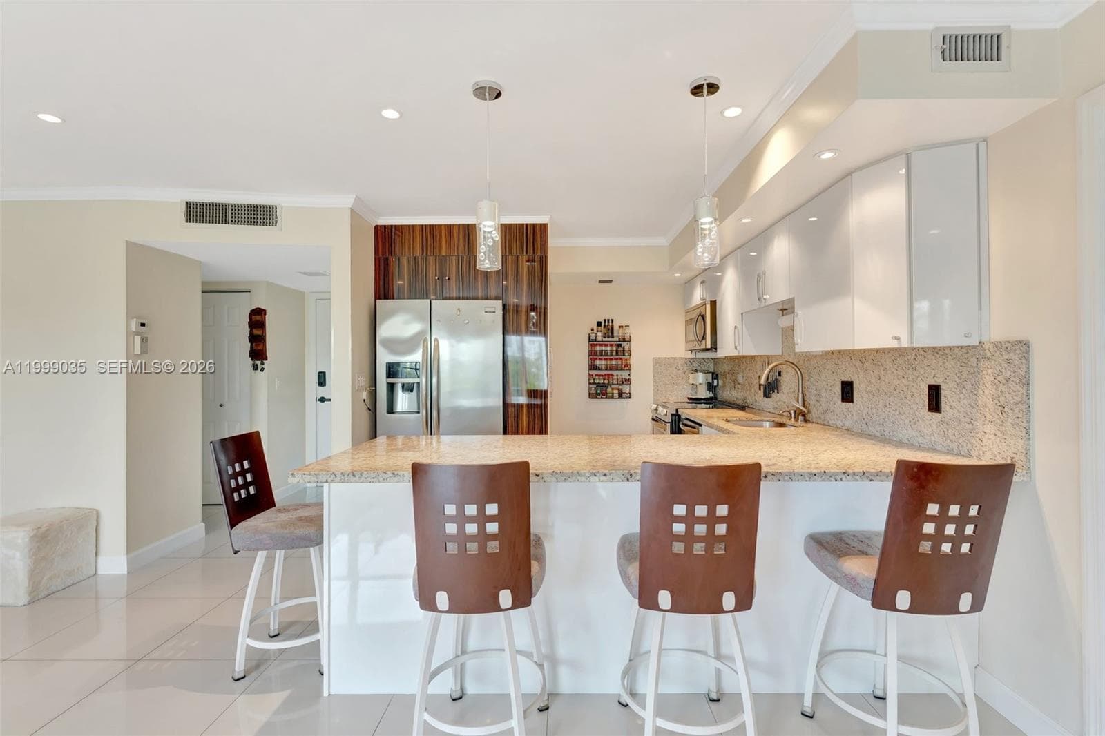 300 Diplomat Pkwy 606 photo 9