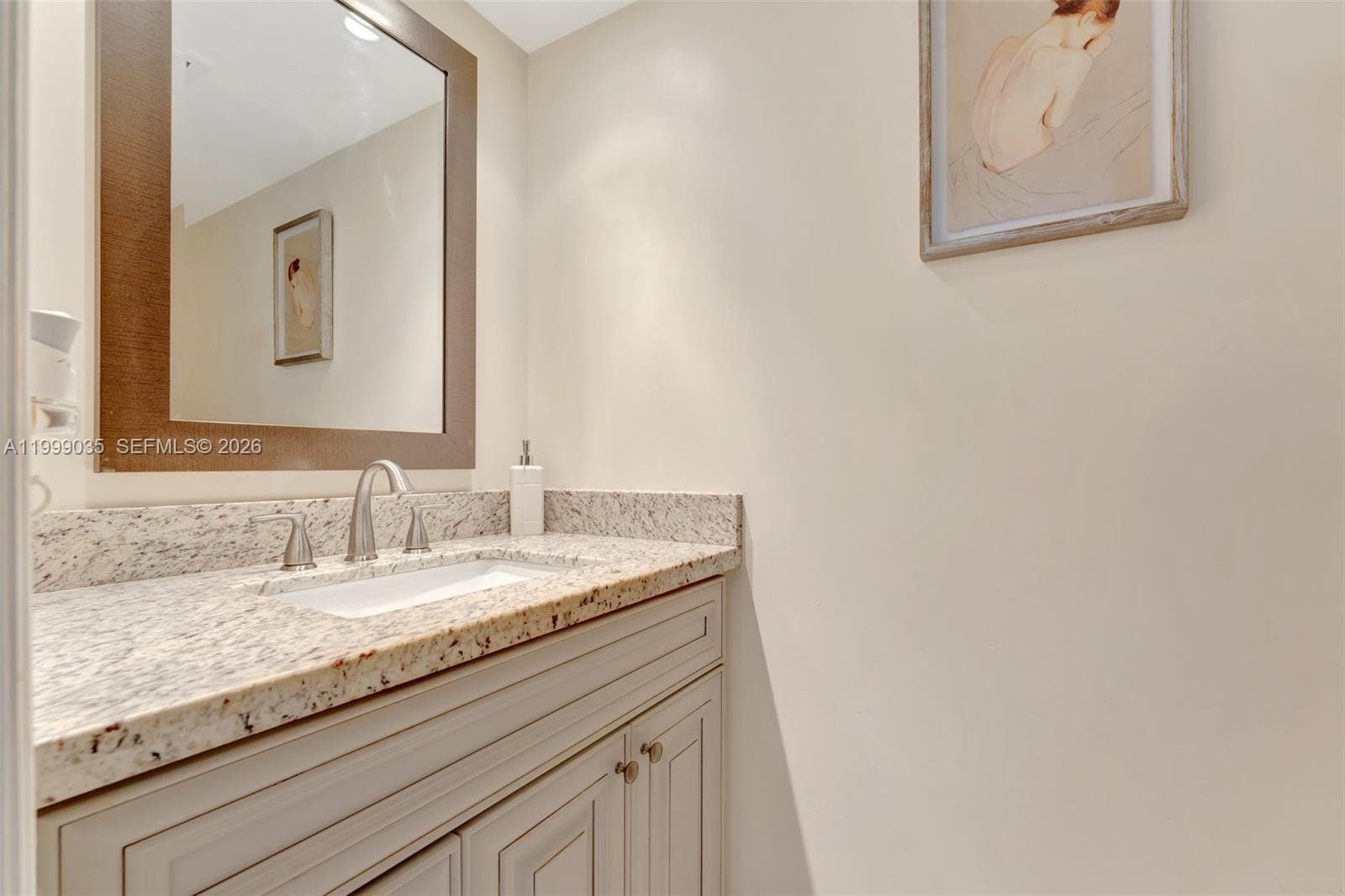 300 Diplomat Pkwy 606 photo 14