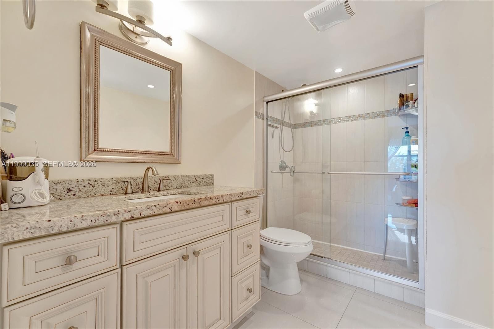300 Diplomat Pkwy 606 photo 18