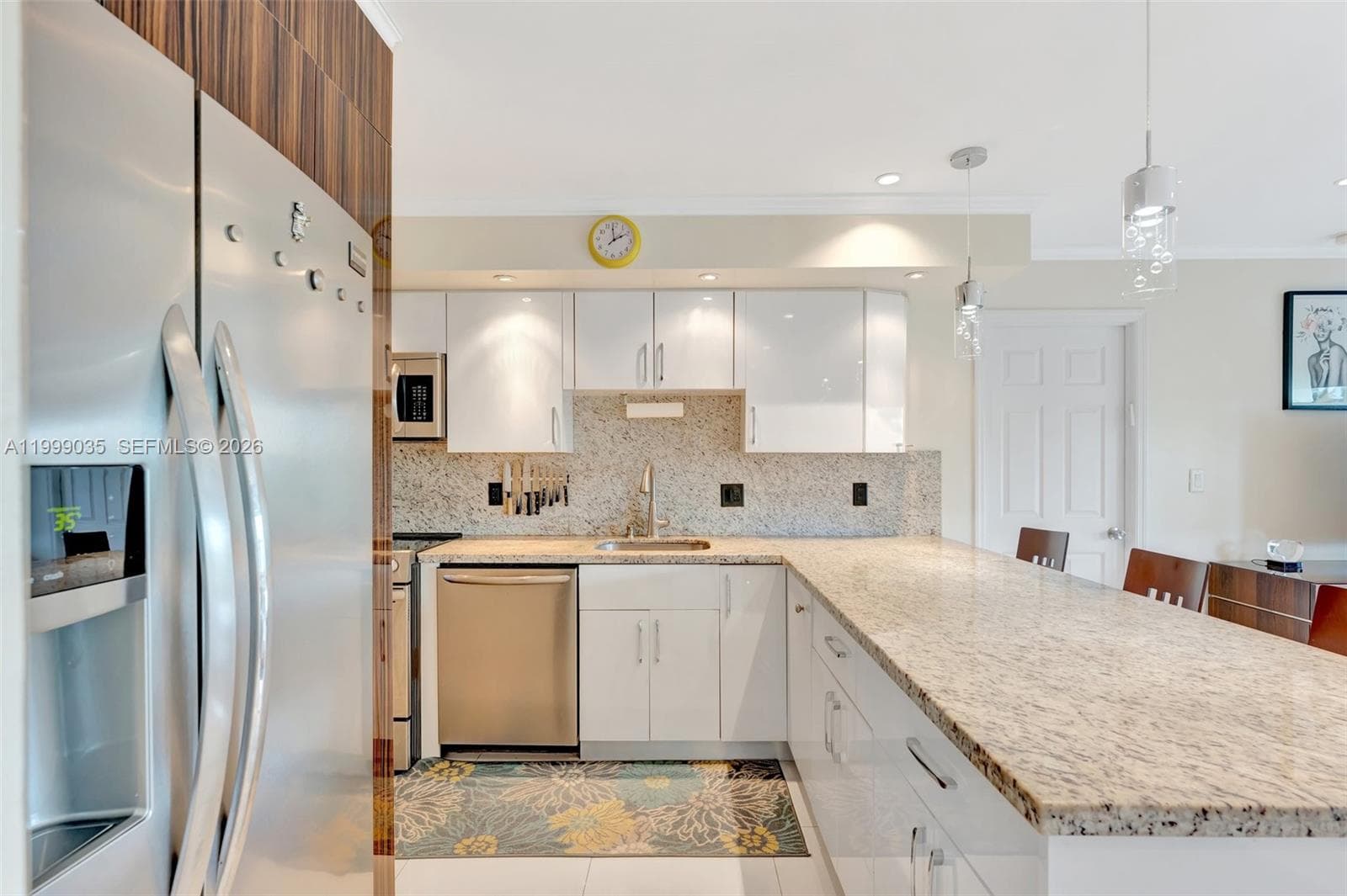 300 Diplomat Pkwy 606 photo 11