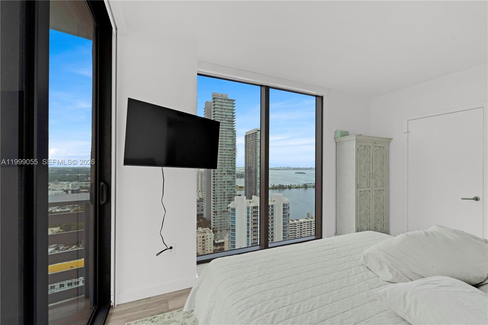 460 28th St 3201 photo 15