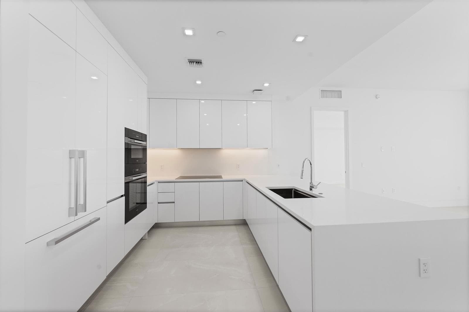 220 Lake Shore Drive 811 photo 6