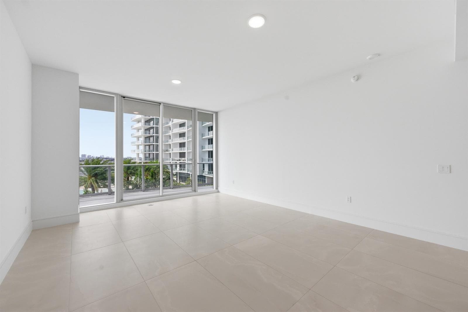 220 Lake Shore Drive 811 photo 7