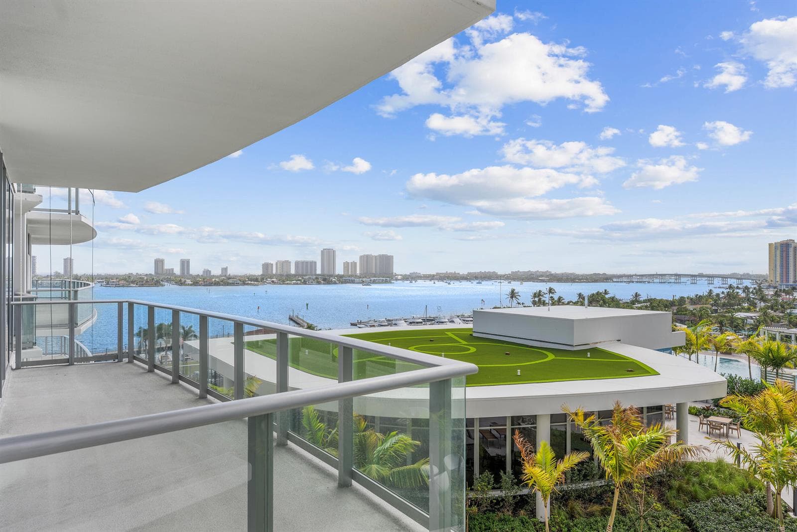 220 Lake Shore Drive 811 photo 1