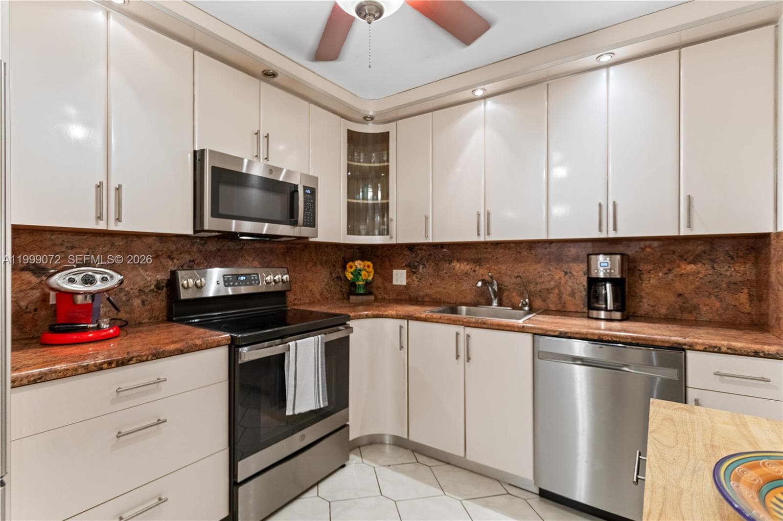 3800 Ocean Dr 719 photo 2