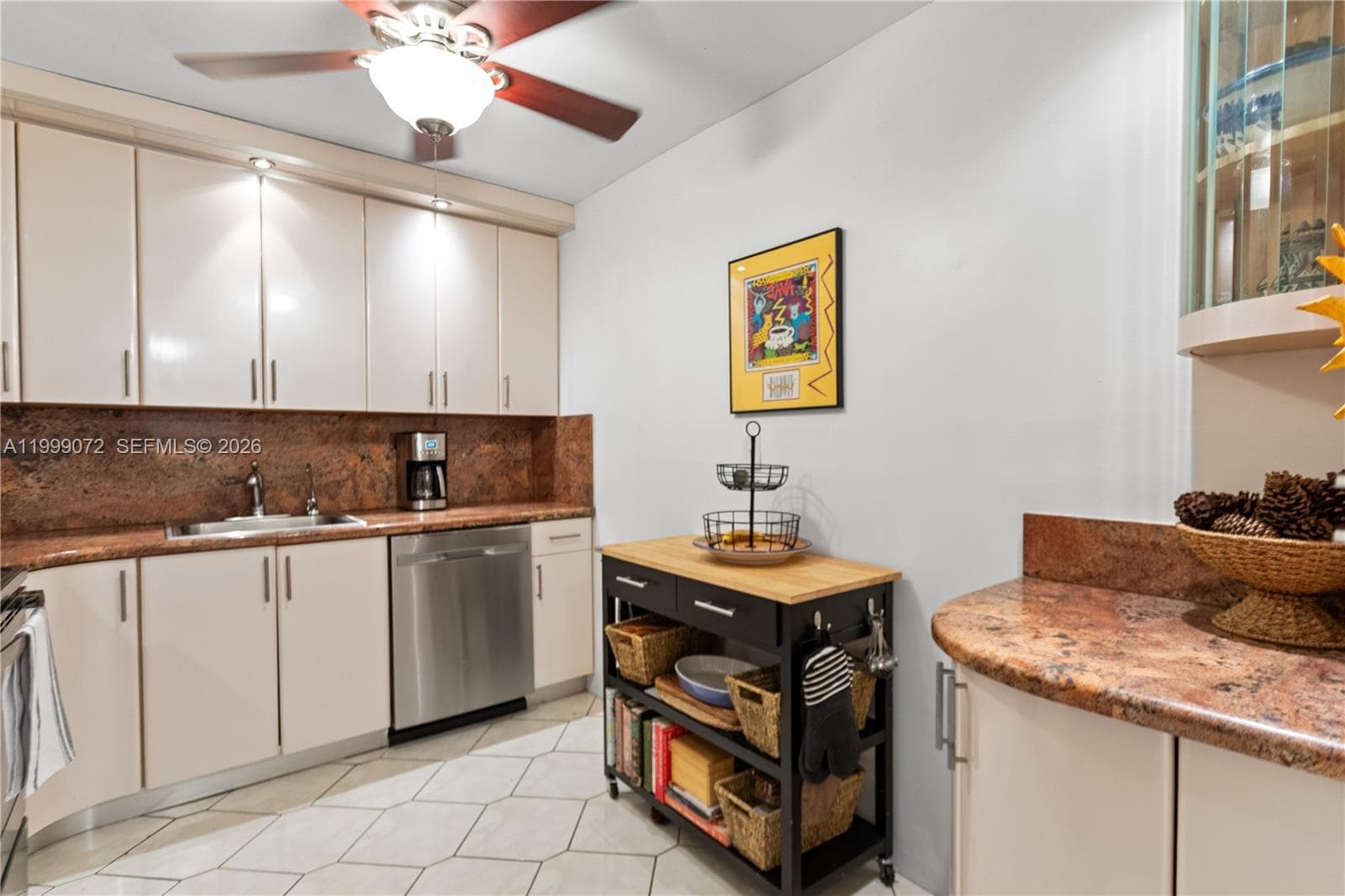 3800 Ocean Dr 719 photo 3