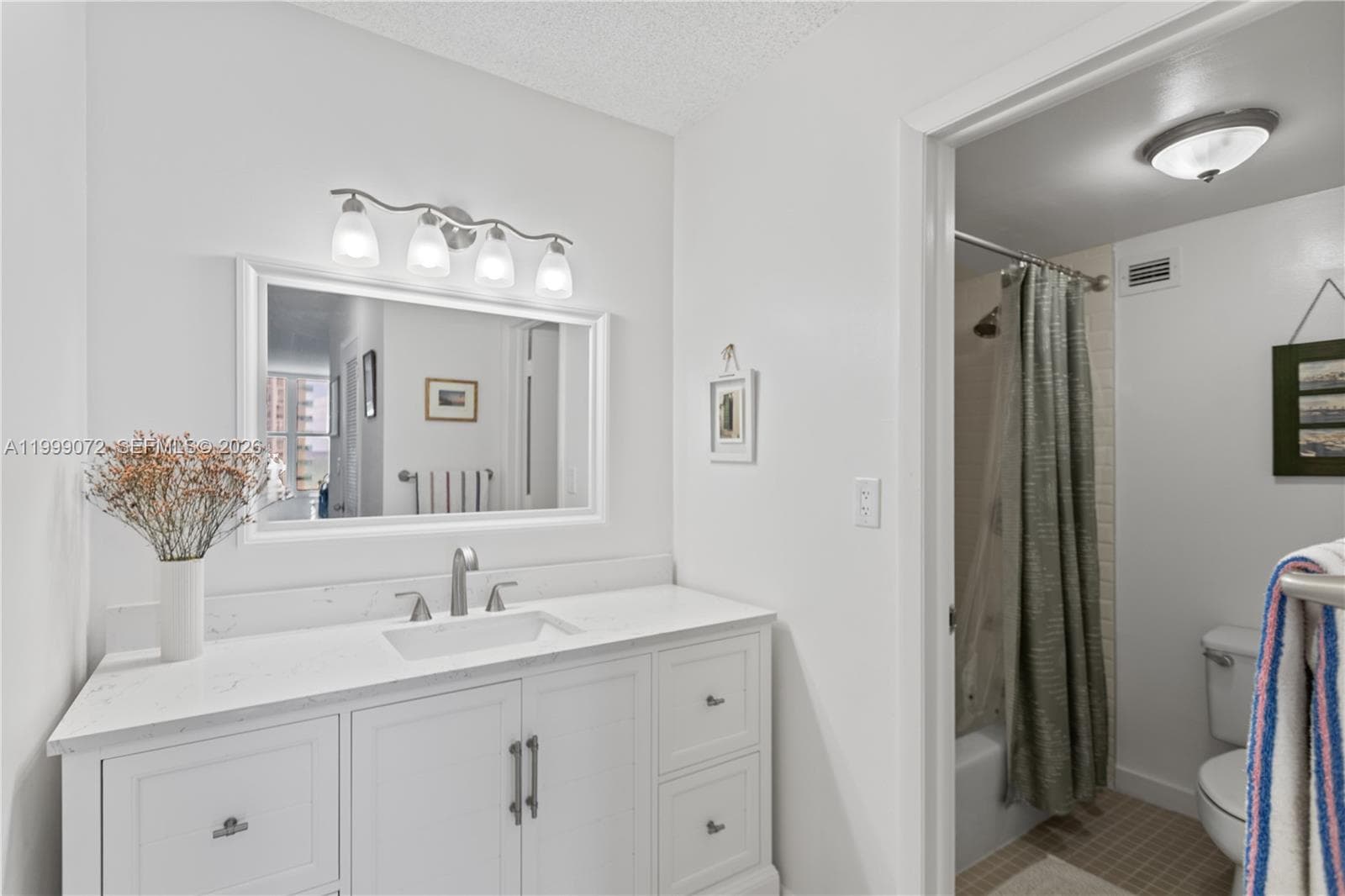 3800 Ocean Dr 719 photo 9