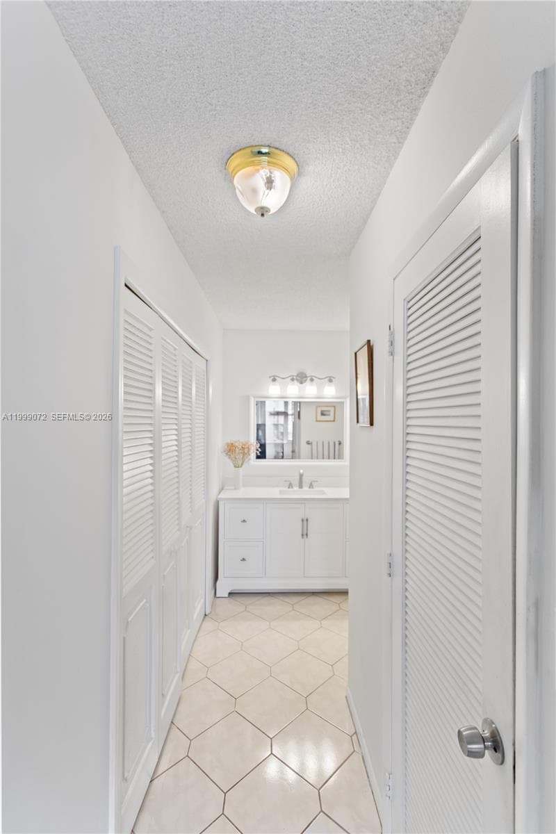 3800 Ocean Dr 719 photo 8