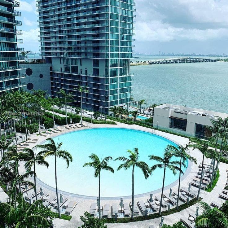 650 32nd St 2406 photo 23