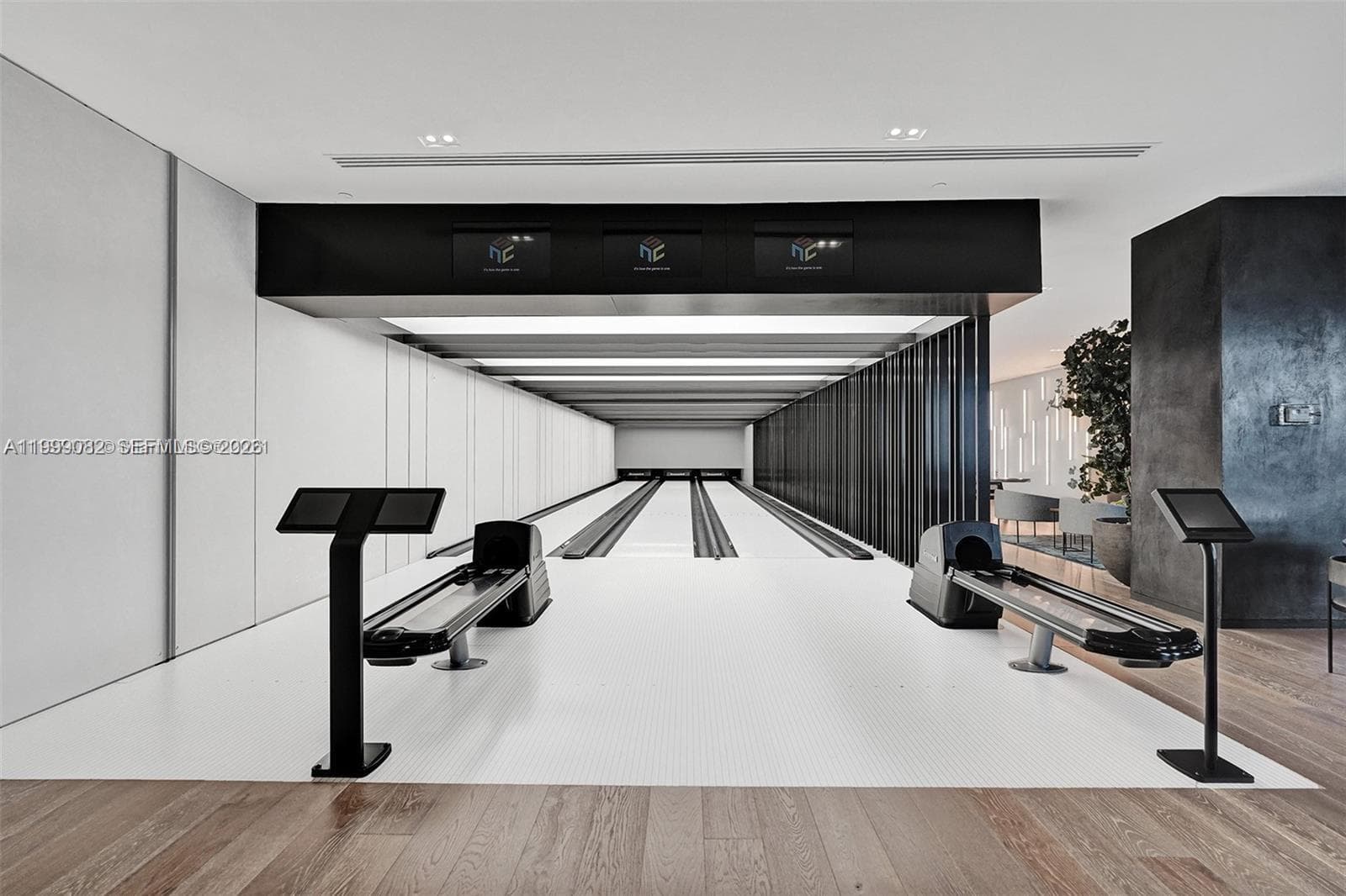 650 32nd St 2406 photo 22