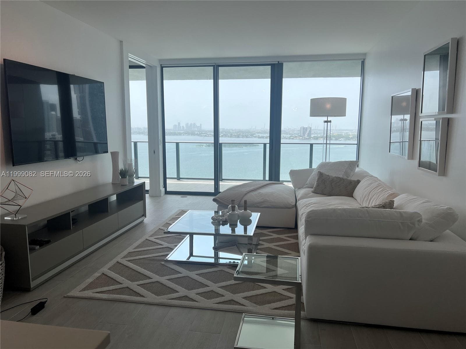 650 32nd St 2406 photo 14