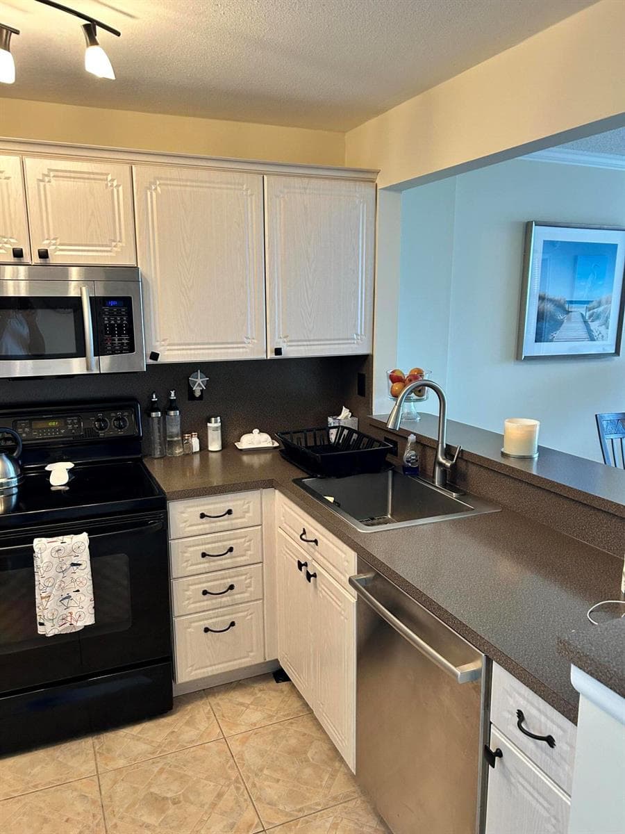 1391 S Ocean Boulevard photo 6