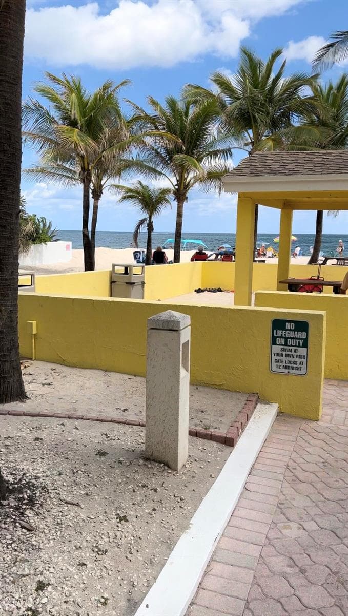 1391 S Ocean Boulevard photo 24